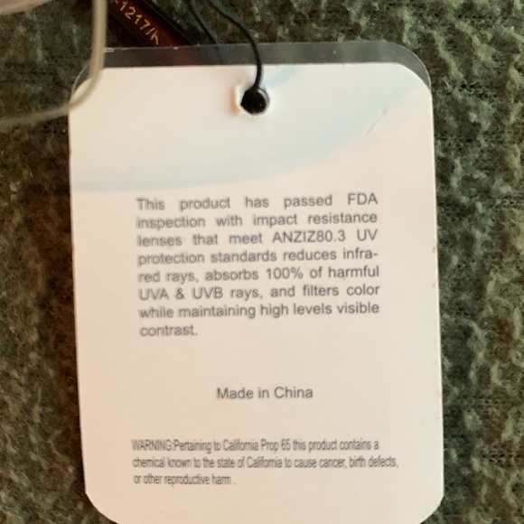 NWT Men’s Khan sleek innovative design glasses. Small scratch on left lens. - Picture 3 of 7